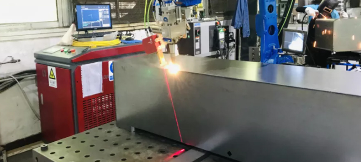 不銹鋼薄板智能焊接新方案，英萊激光視覺焊縫跟蹤系統(tǒng)顯身手！